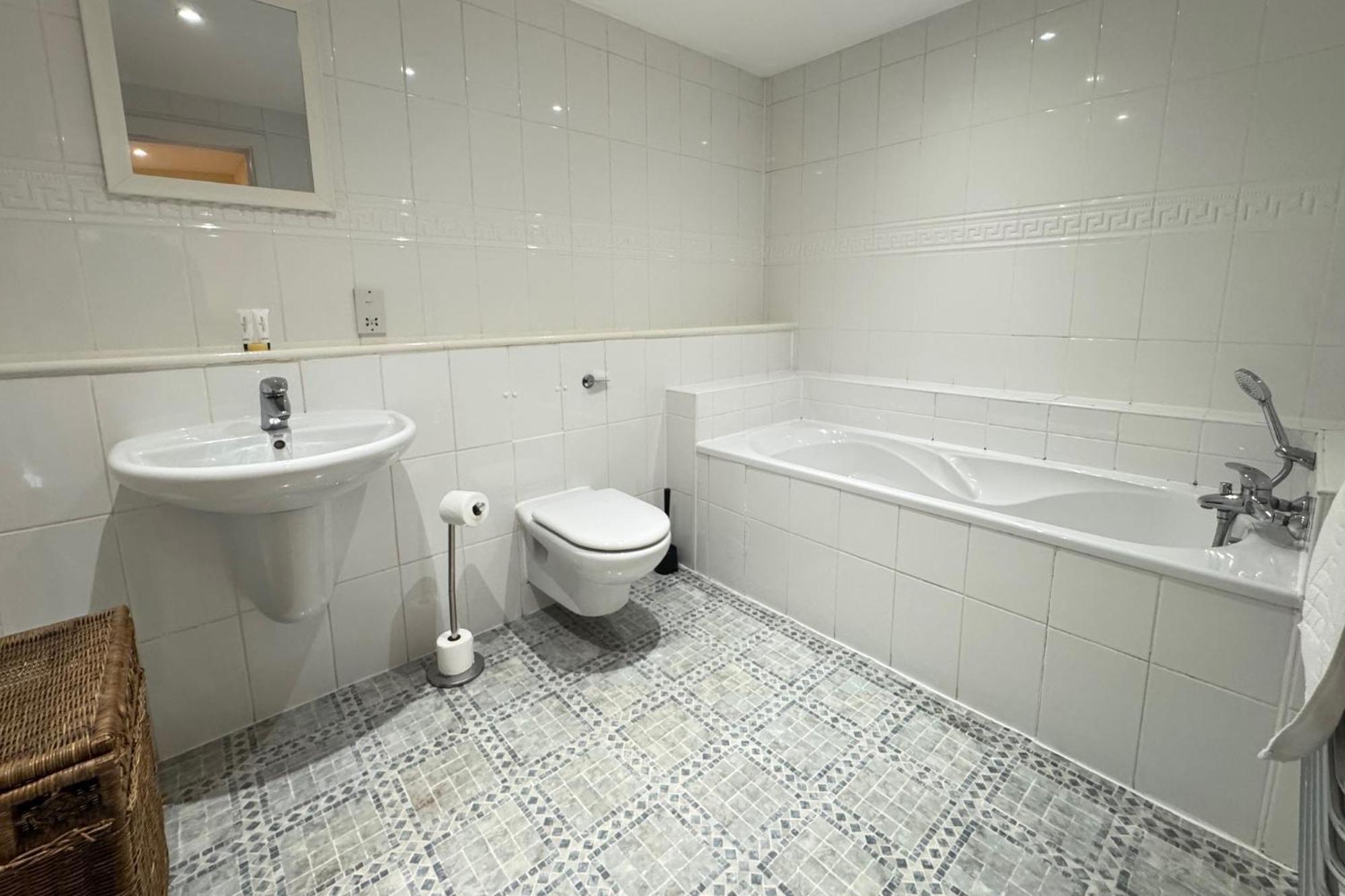 The Greenwich - Two Bedroom Apartment With Parking, Close To Ferry Terminals Southampton Kültér fotó